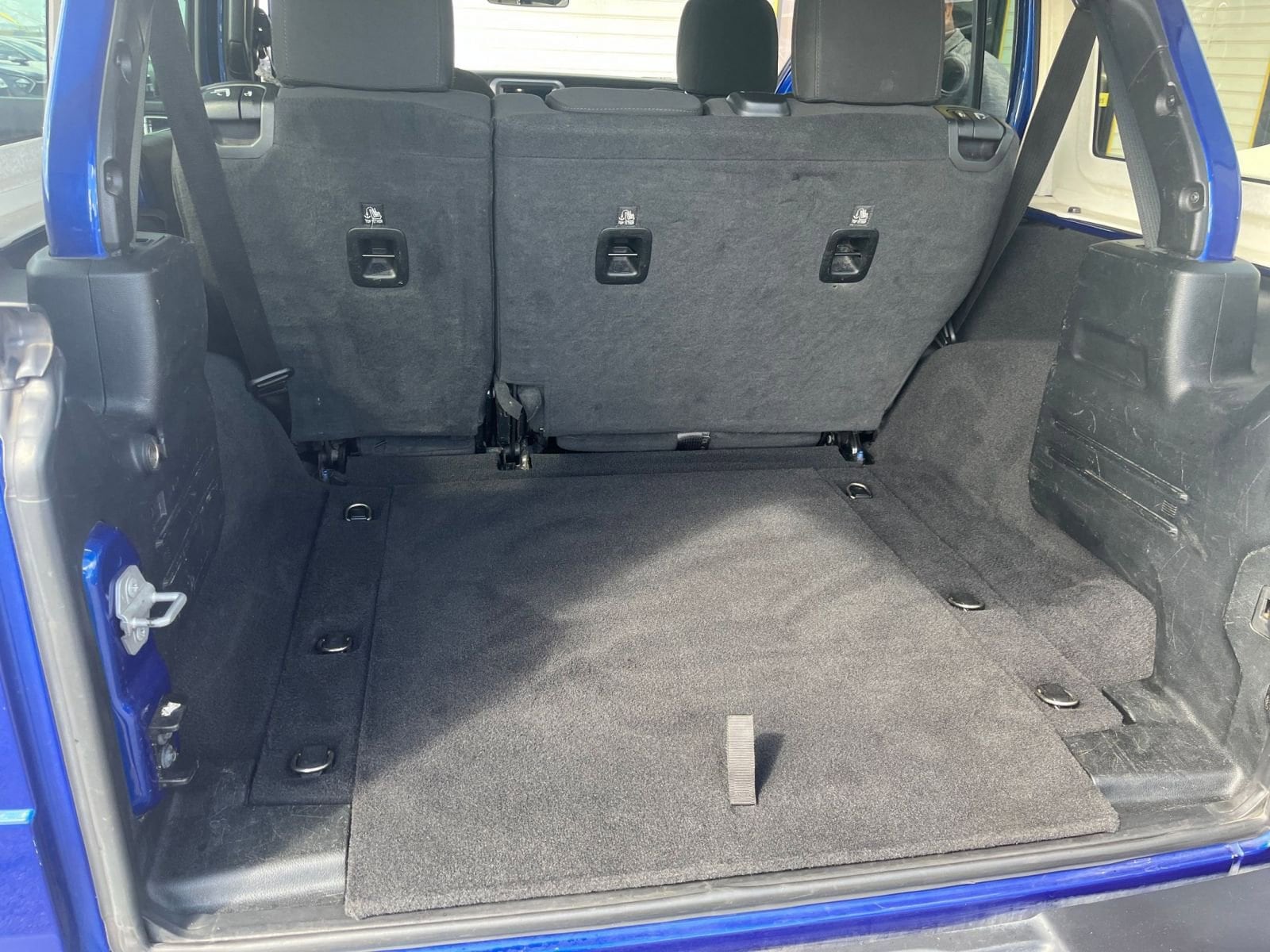 Thumbnail: 2020 Jeep Wrangler - 30