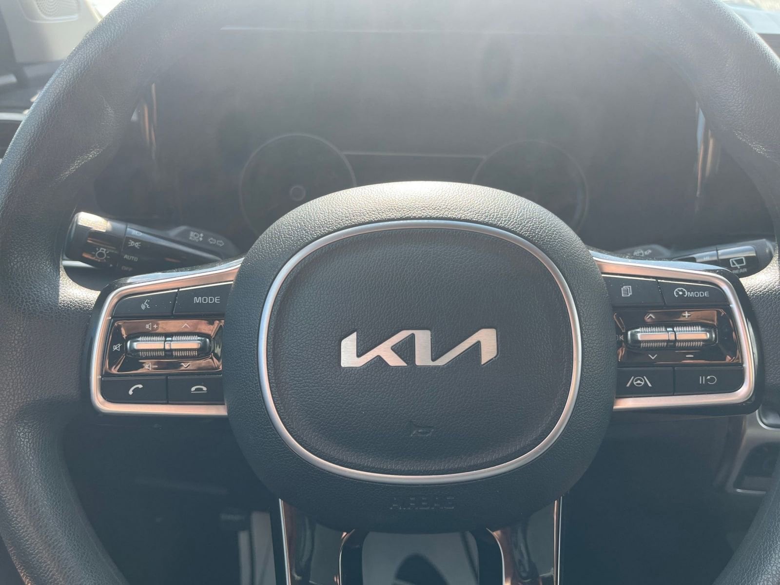 Thumbnail: 2023 Kia Sorento - 28