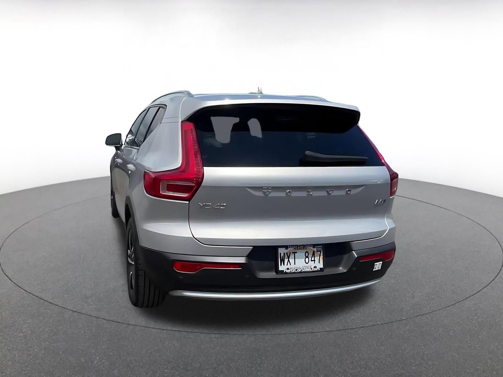 Thumbnail: 2024 Volvo XC40 - 11