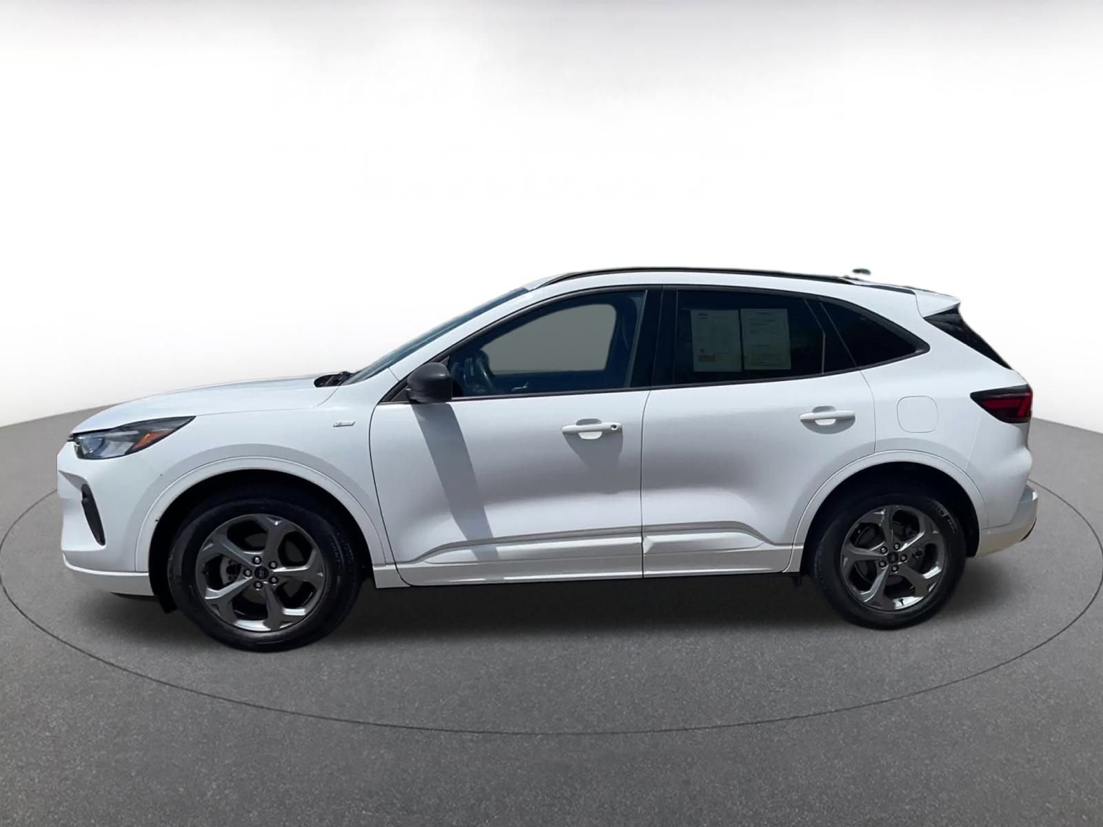 Thumbnail: 2023 Ford Escape - 9