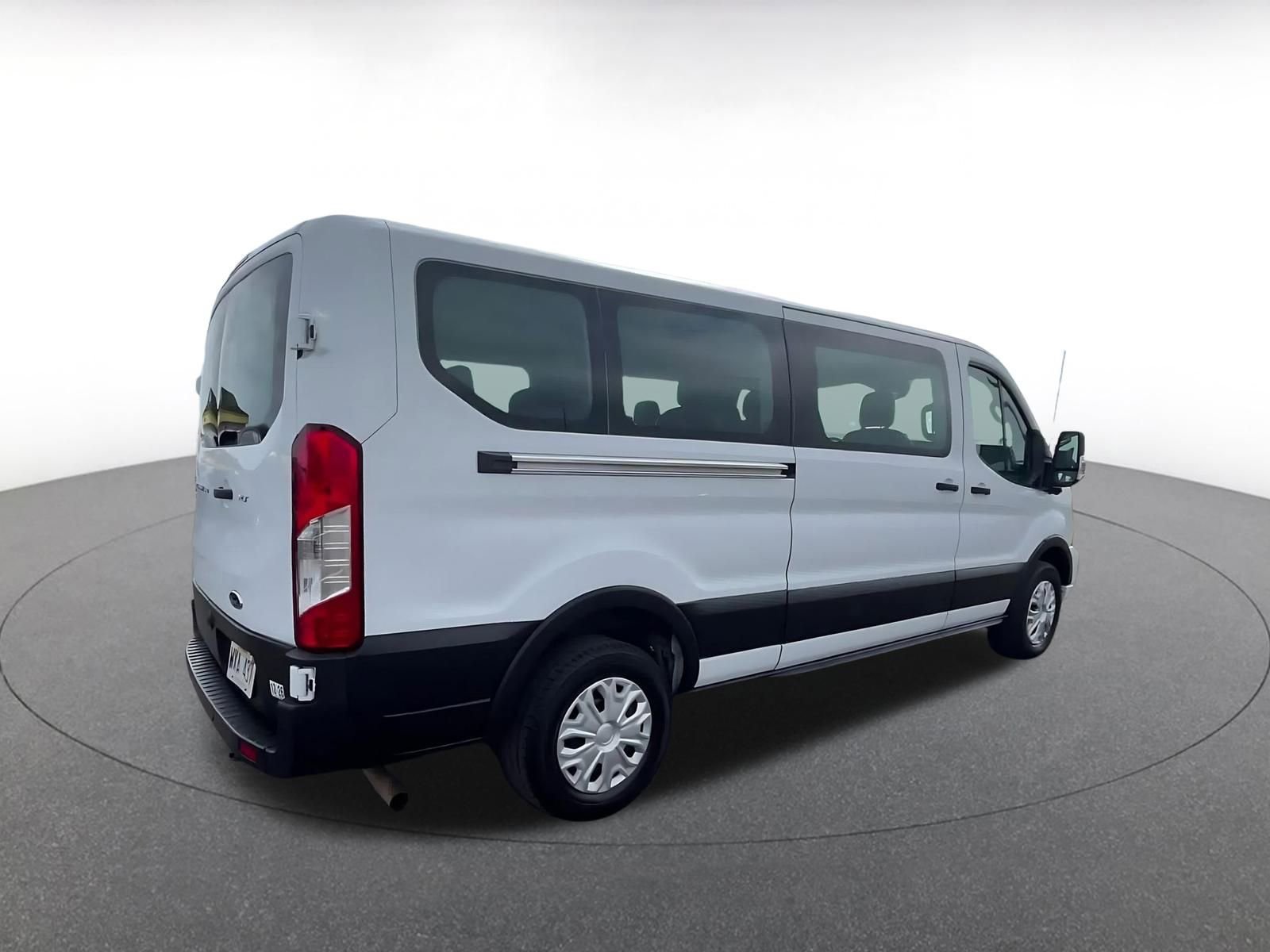 Thumbnail: 2023 Ford Econoline - 15
