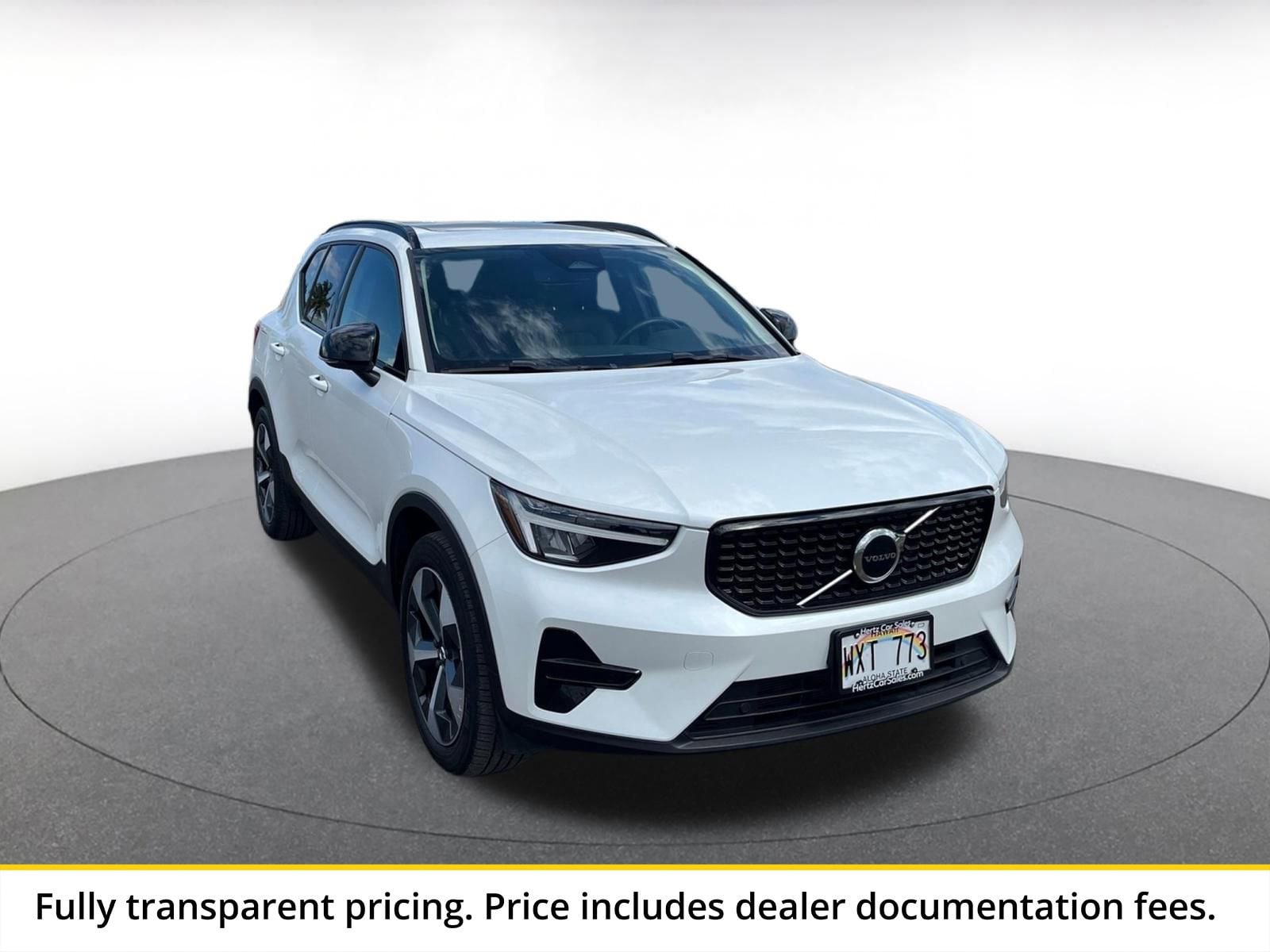 Thumbnail: 2024 Volvo XC40 - 1