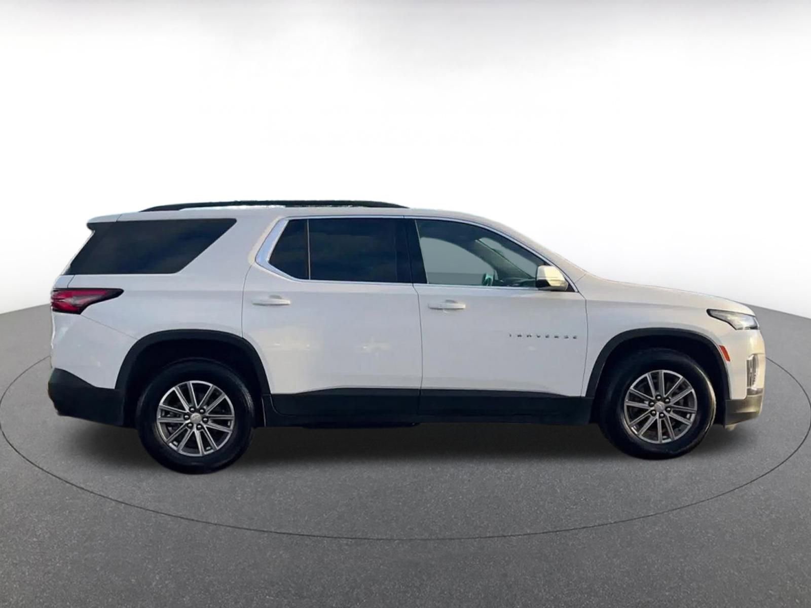 Thumbnail: 2023 Chevrolet Traverse - 16