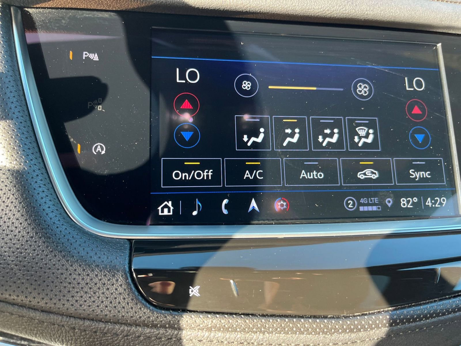 Thumbnail: 2023 Cadillac XT5 - 24