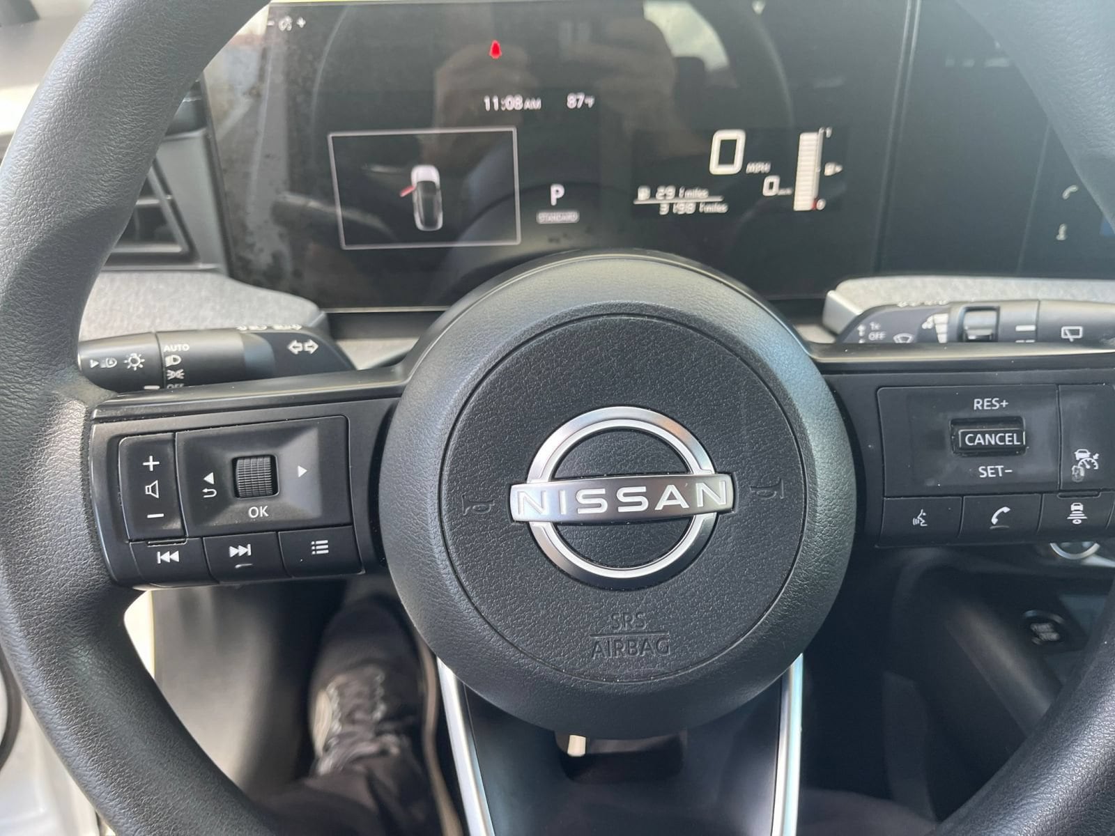 Thumbnail: 2025 Nissan Kicks - 25