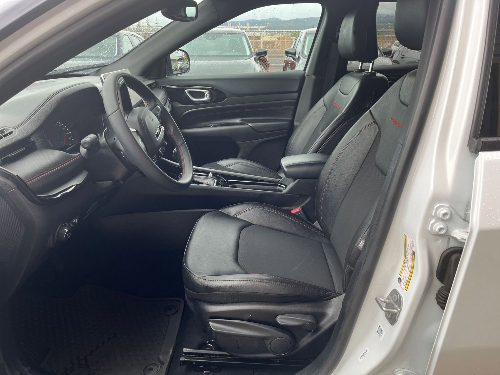 Thumbnail: 2025 Jeep Compass - 25