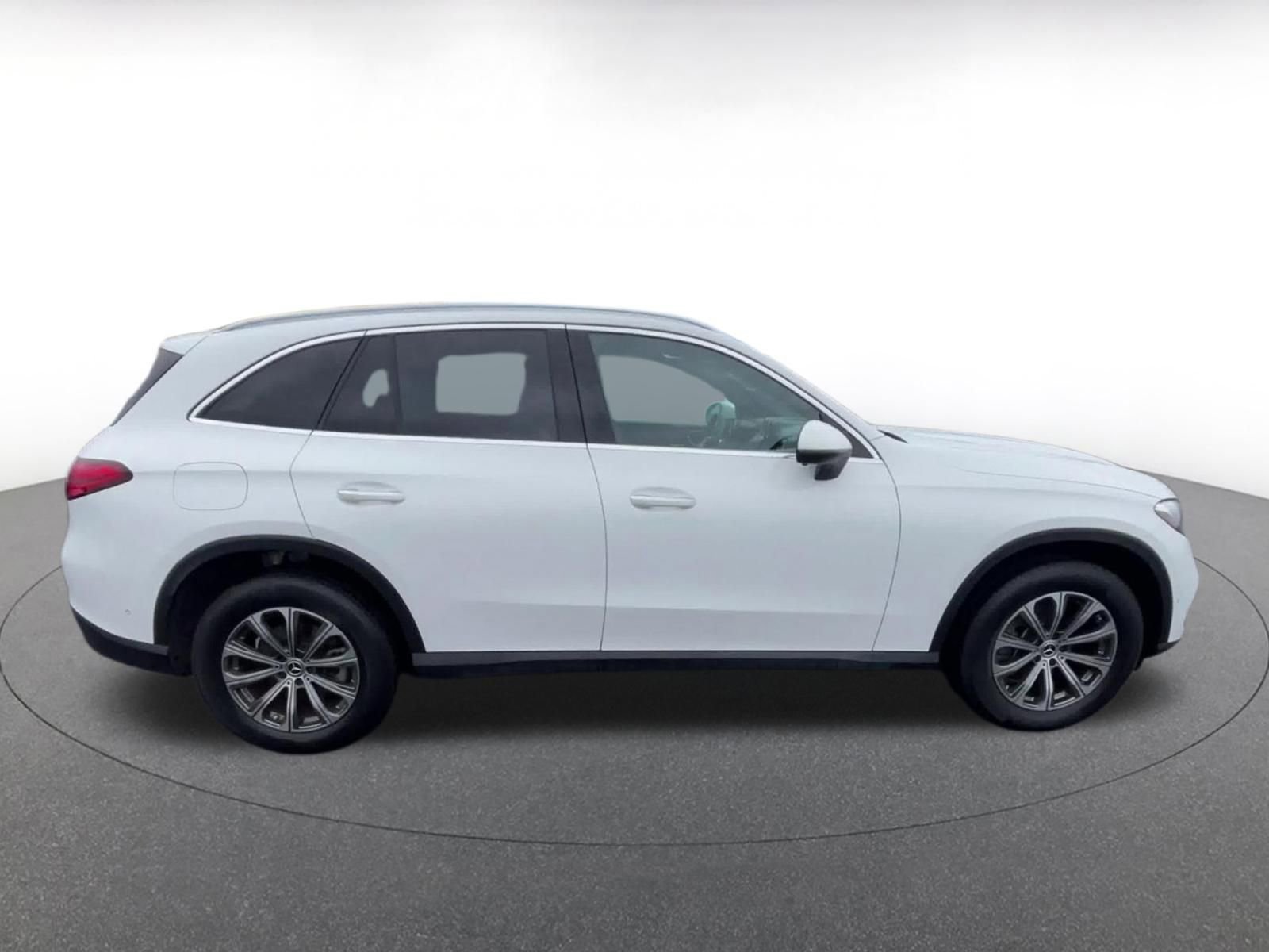 Thumbnail: 2024 Mercedes-Benz GLC - 16