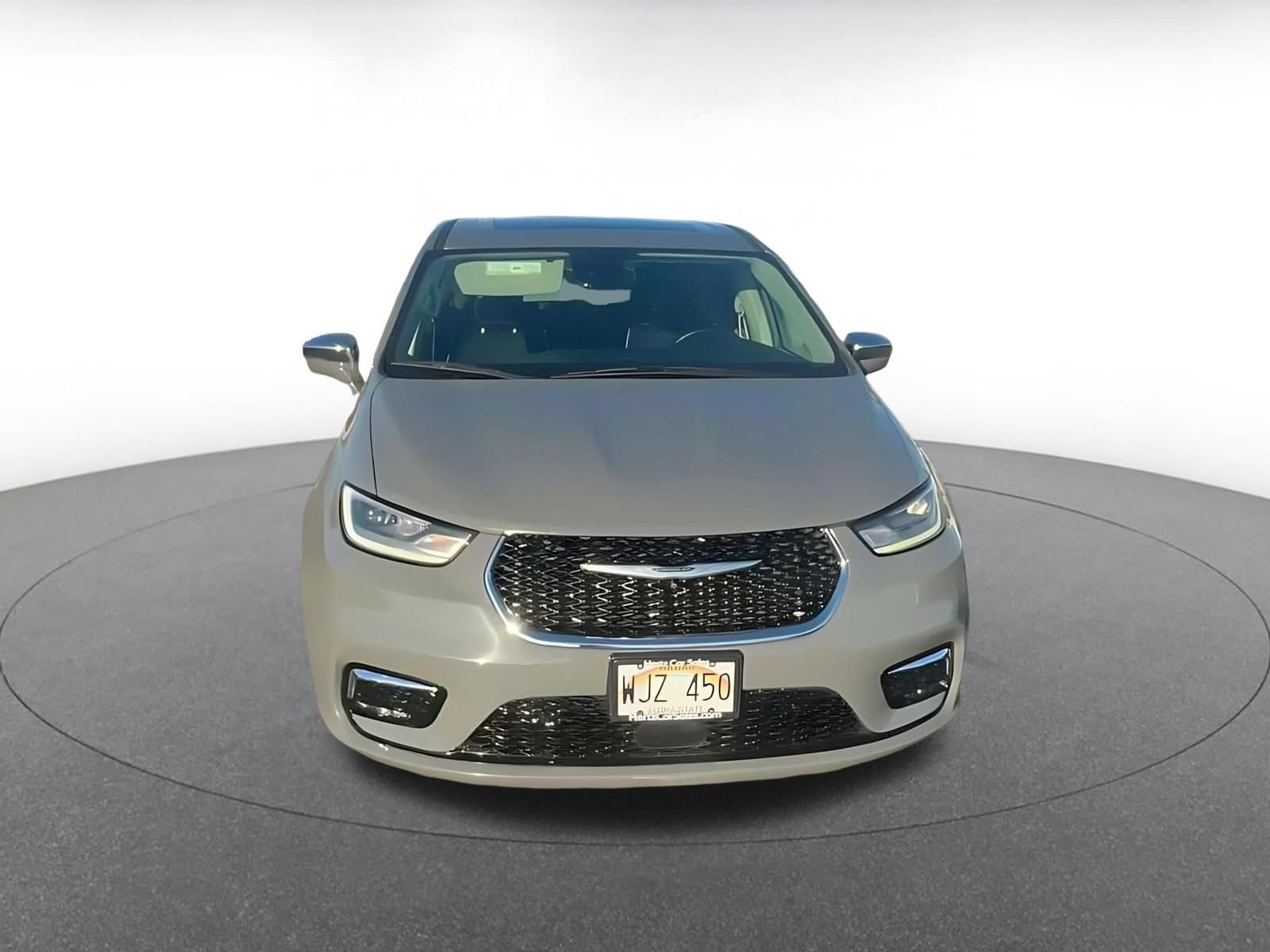 Thumbnail: 2022 Chrysler Pacifica - 4