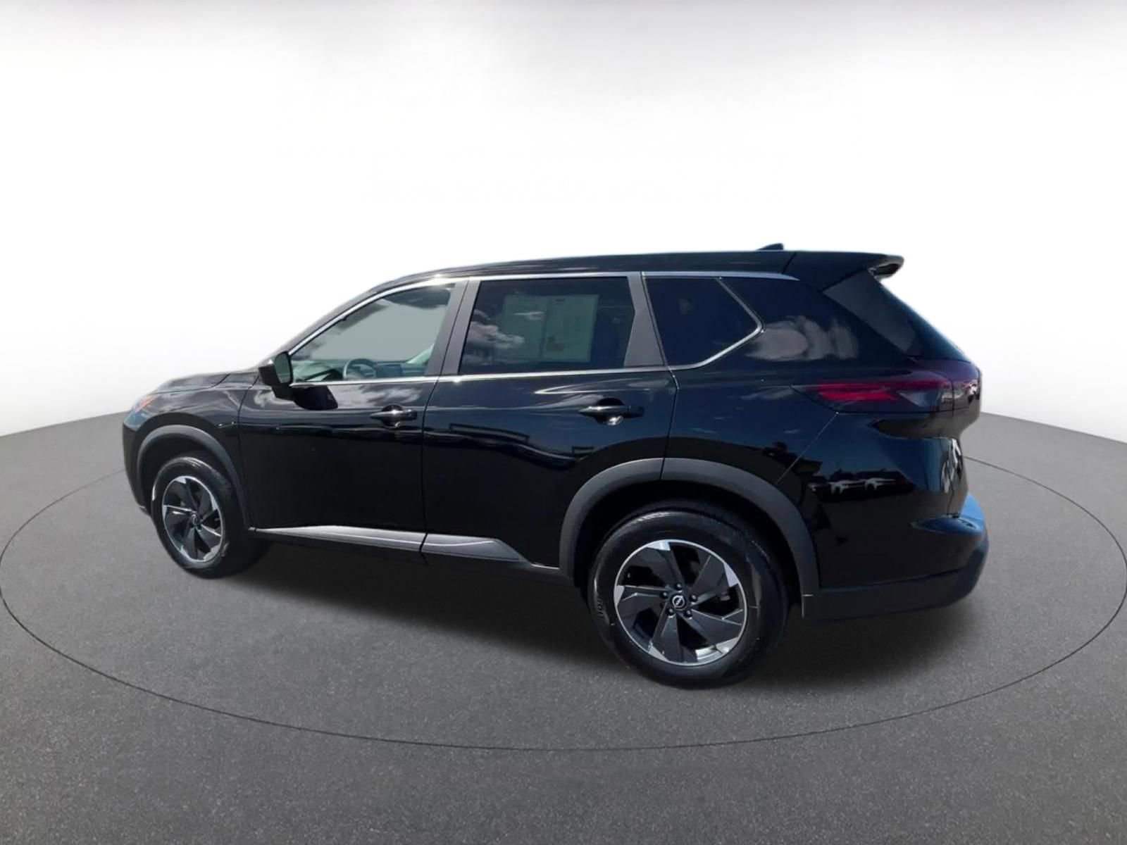 Thumbnail: 2025 Nissan Rogue - 10