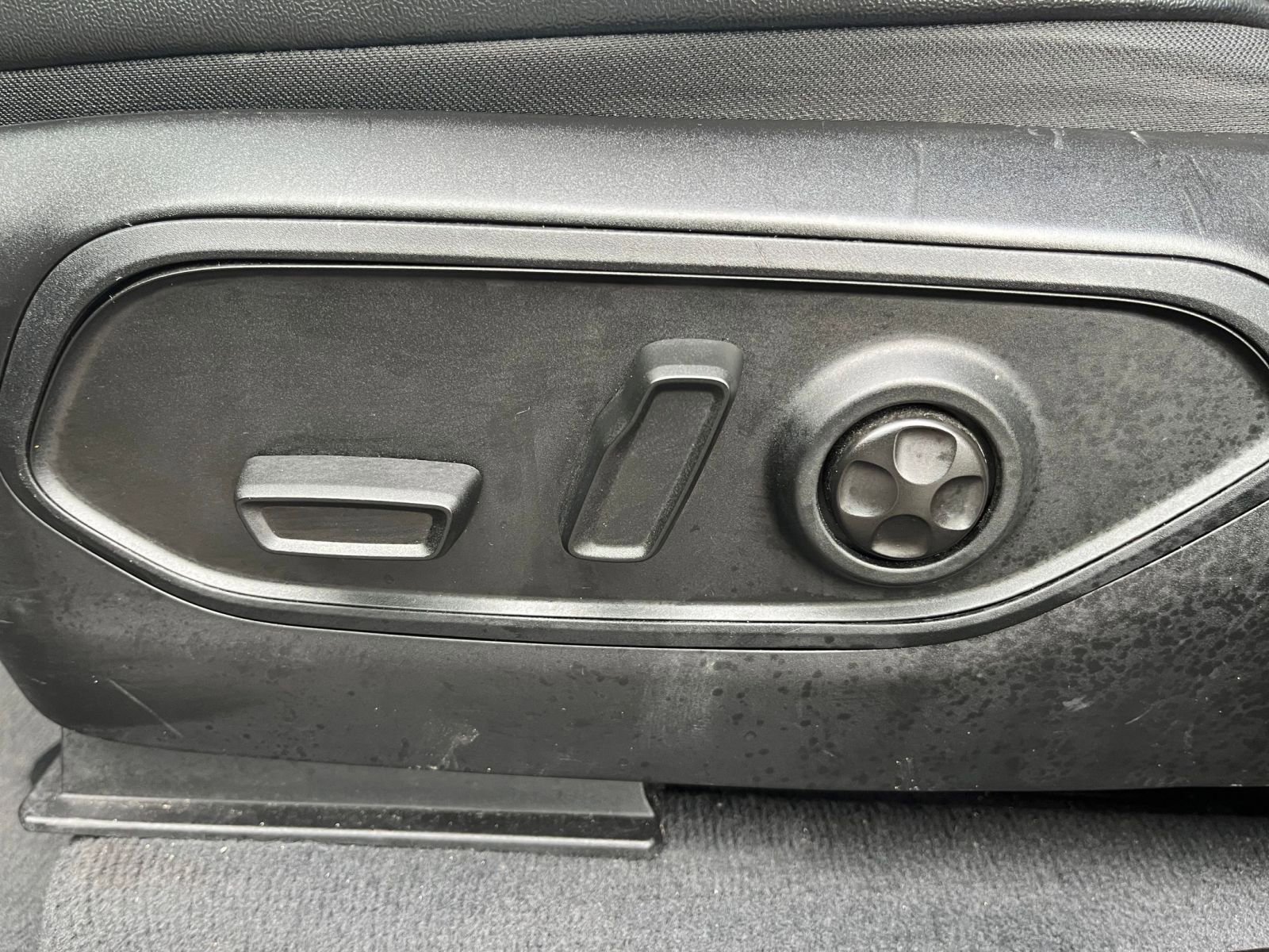 Thumbnail: 2023 Jeep Grand Cherokee - 23