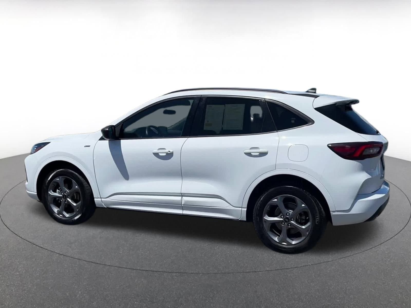 Thumbnail: 2023 Ford Escape - 9