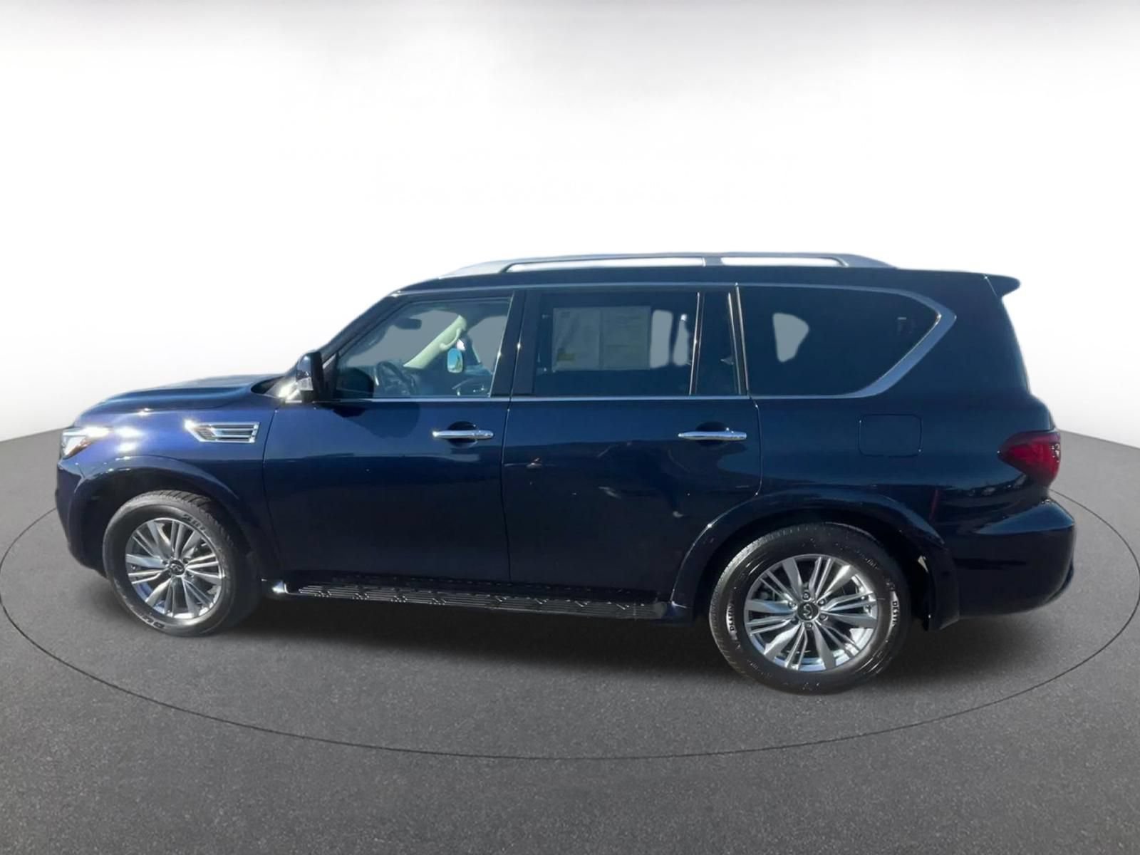 Thumbnail: 2022 INFINITI QX80 - 7