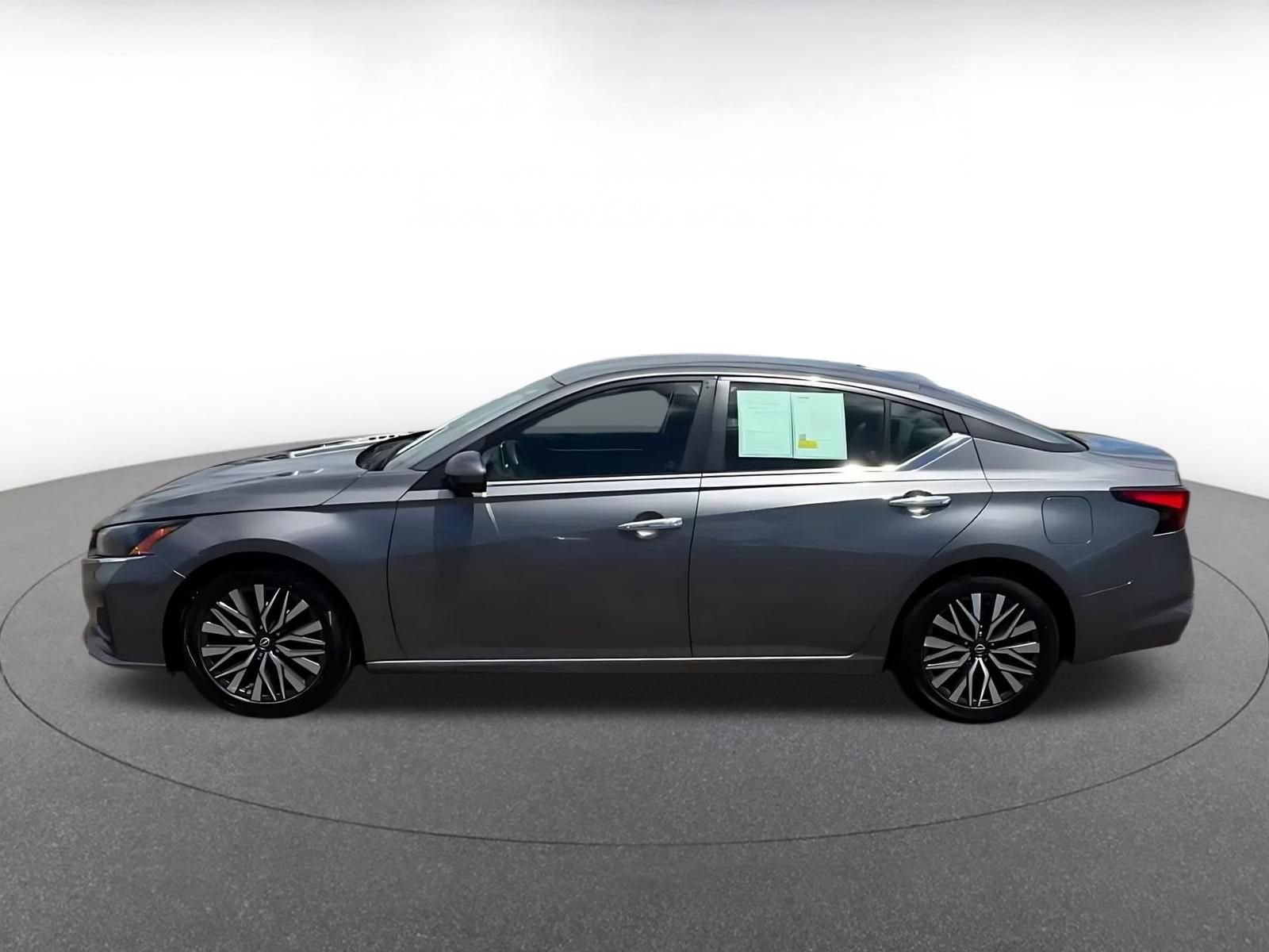 Thumbnail: 2023 Nissan Altima - 9