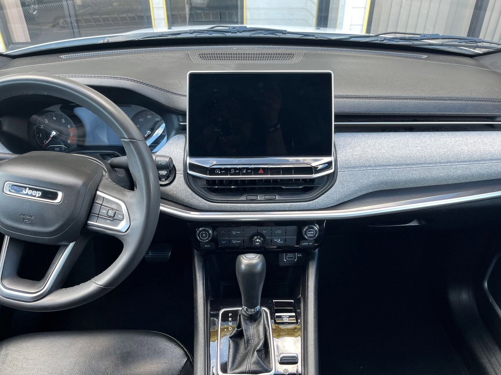 Thumbnail: 2023 Jeep Compass - 32