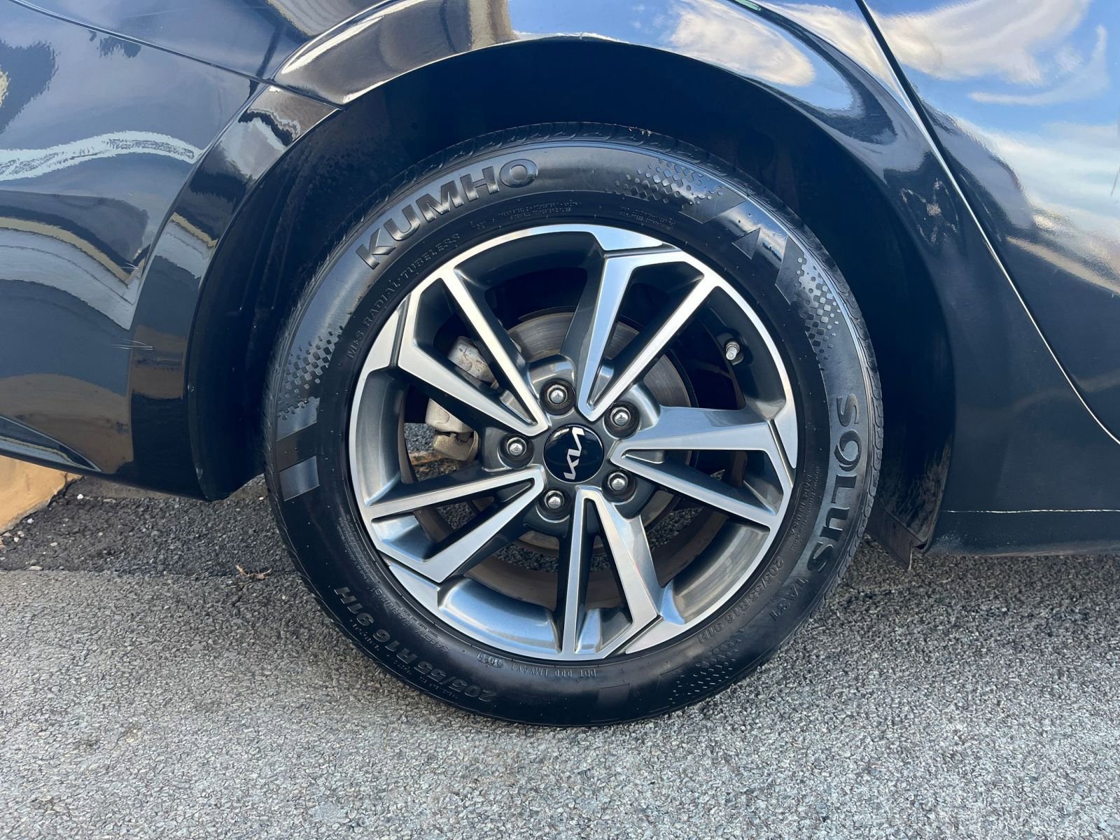 Thumbnail: 2023 Kia Forte - 28