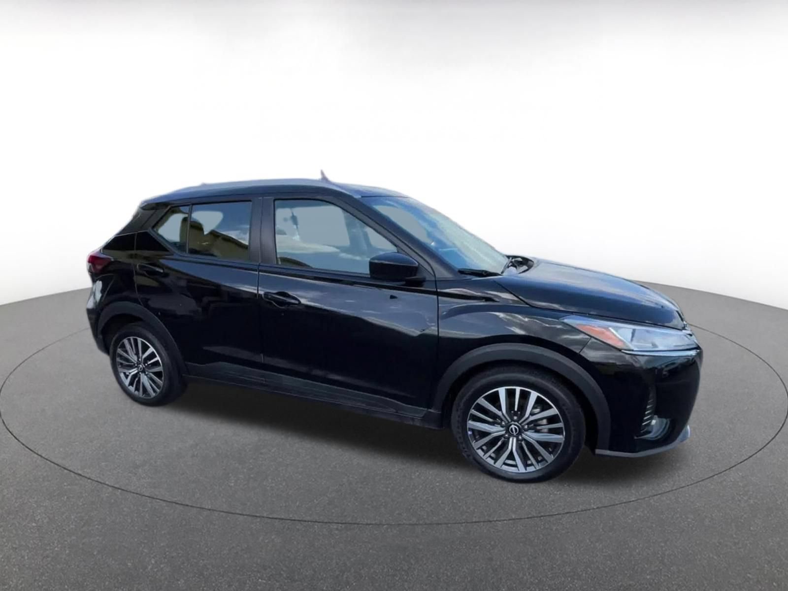 Thumbnail: 2024 Nissan Kicks - 2