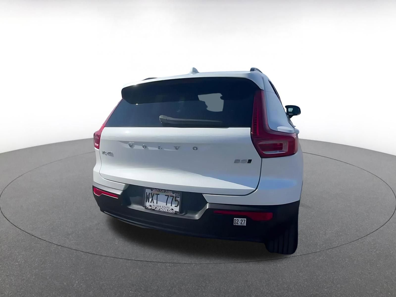 Thumbnail: 2024 Volvo XC40 - 14