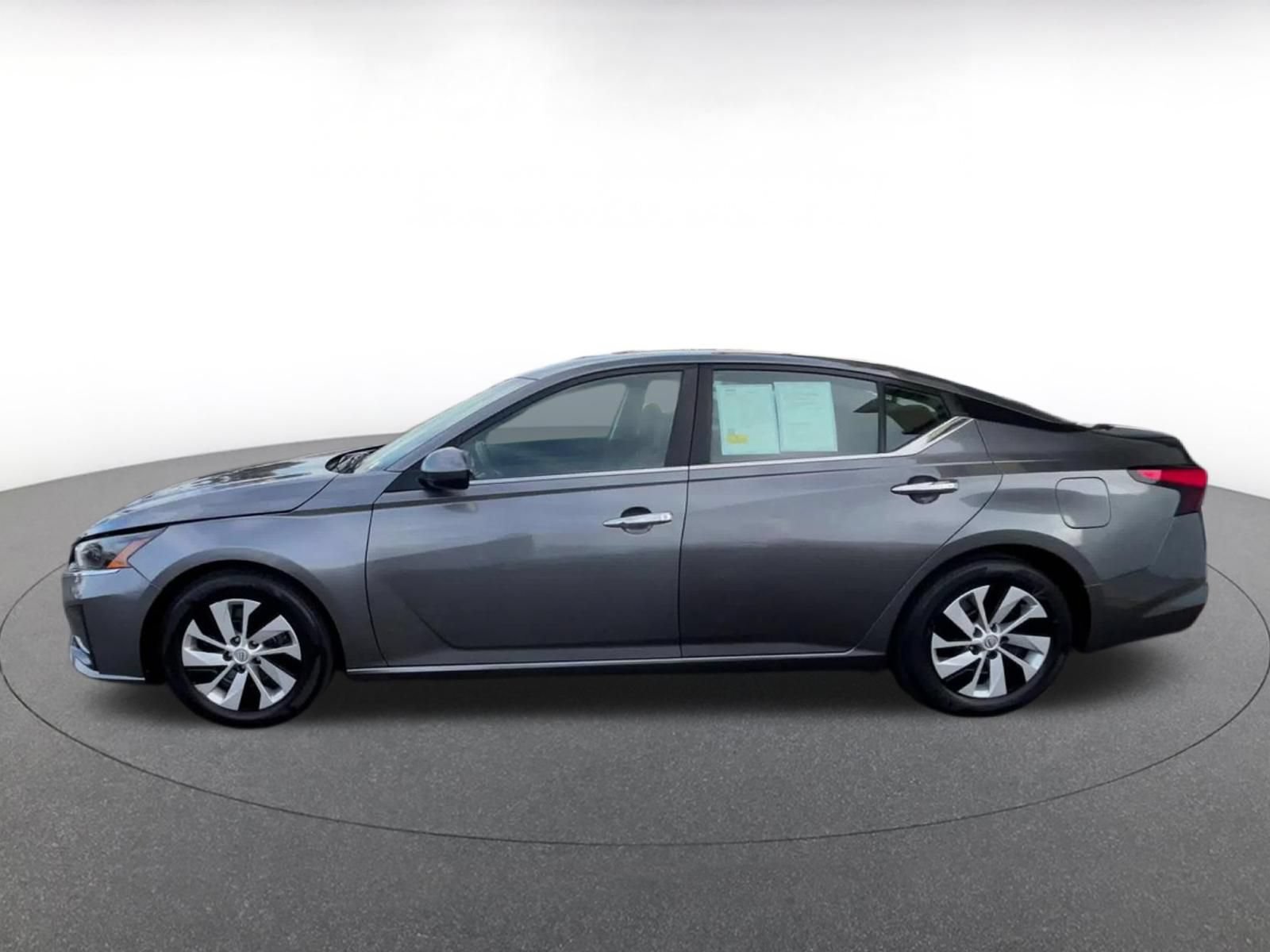 Thumbnail: 2023 Nissan Altima - 9