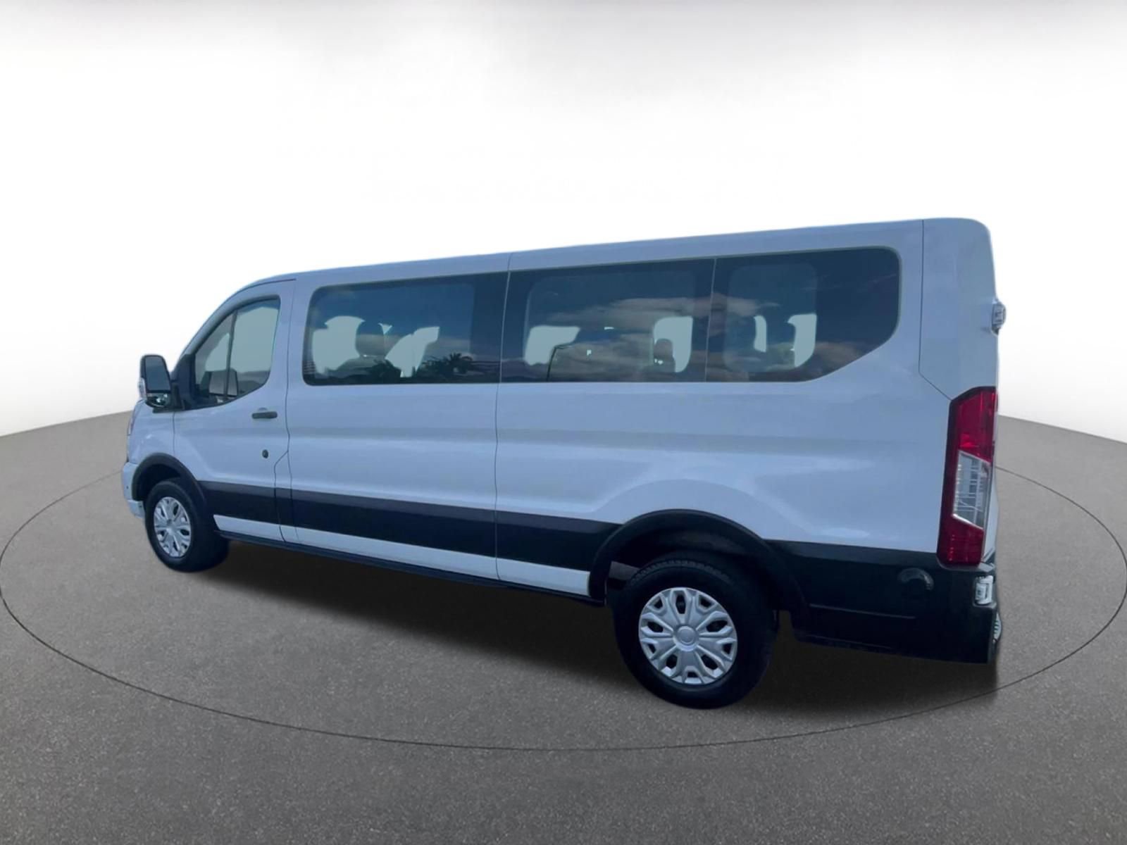 Thumbnail: 2024 Ford Econoline - 10