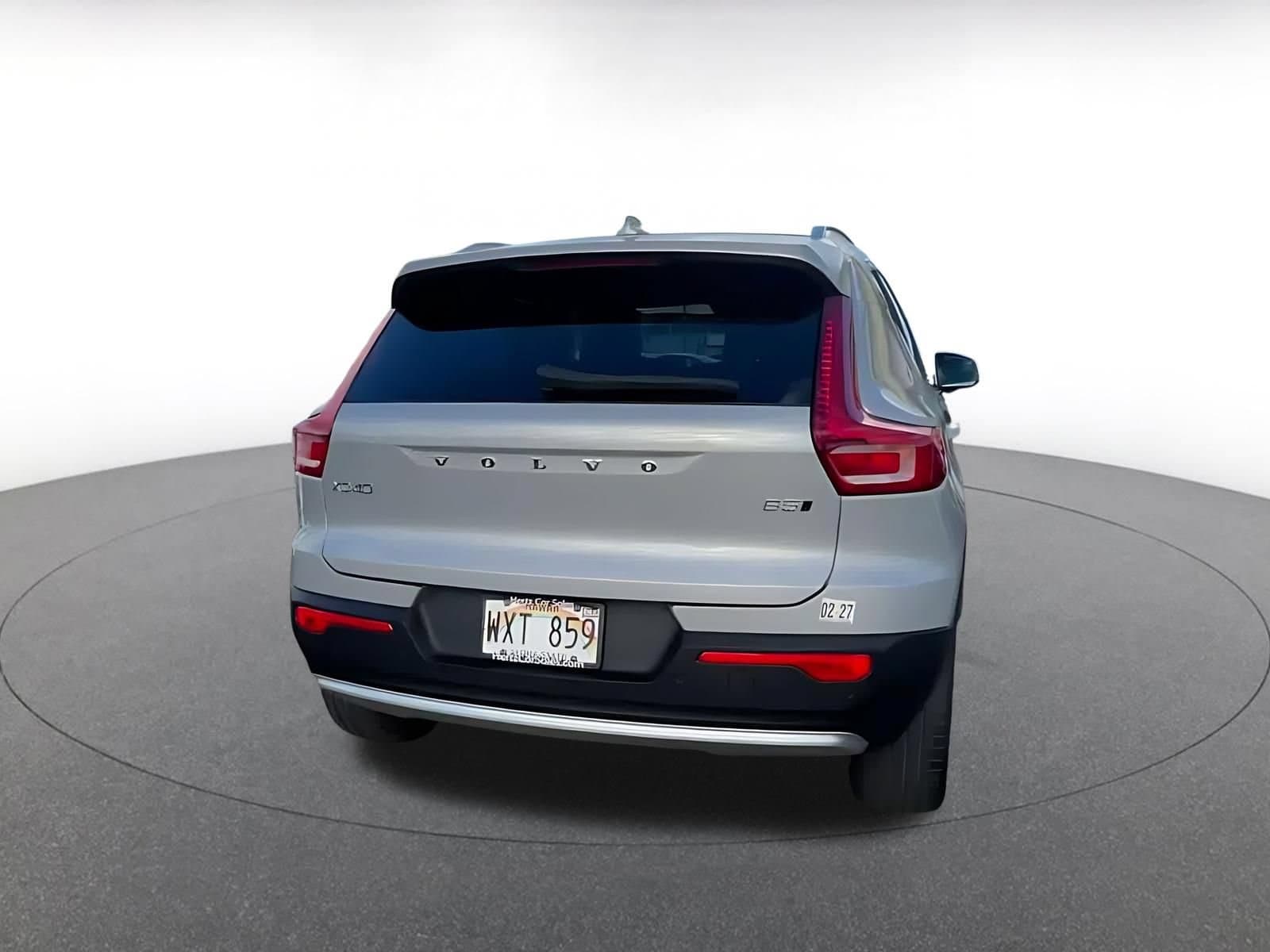 Thumbnail: 2024 Volvo XC40 - 13