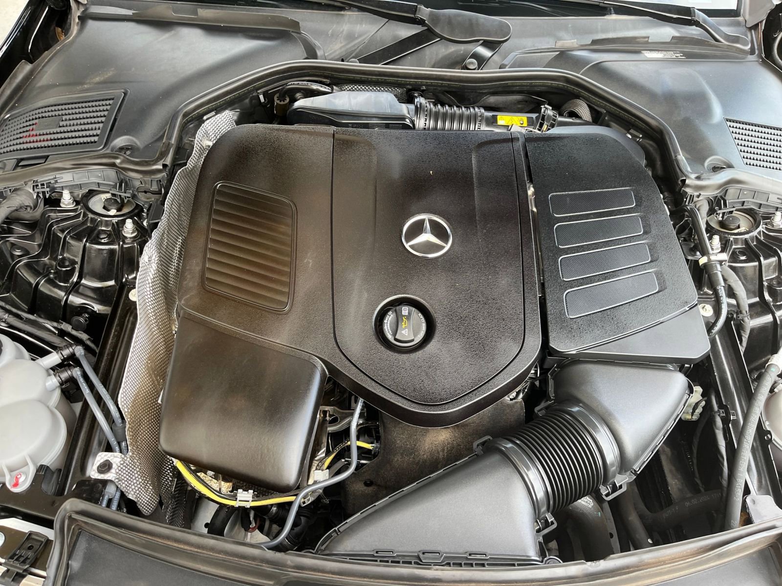 Thumbnail: 2024 Mercedes-Benz C-Class - 32