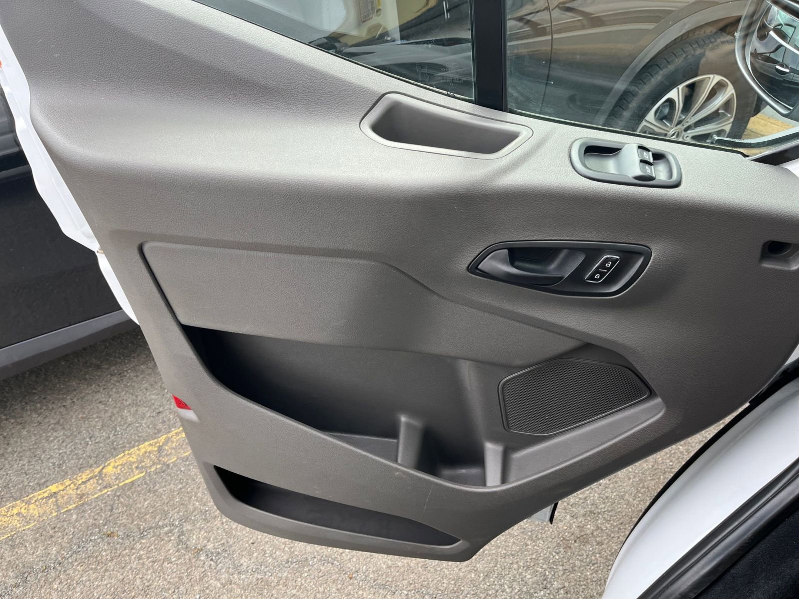 Thumbnail: 2023 Ford Econoline - 18