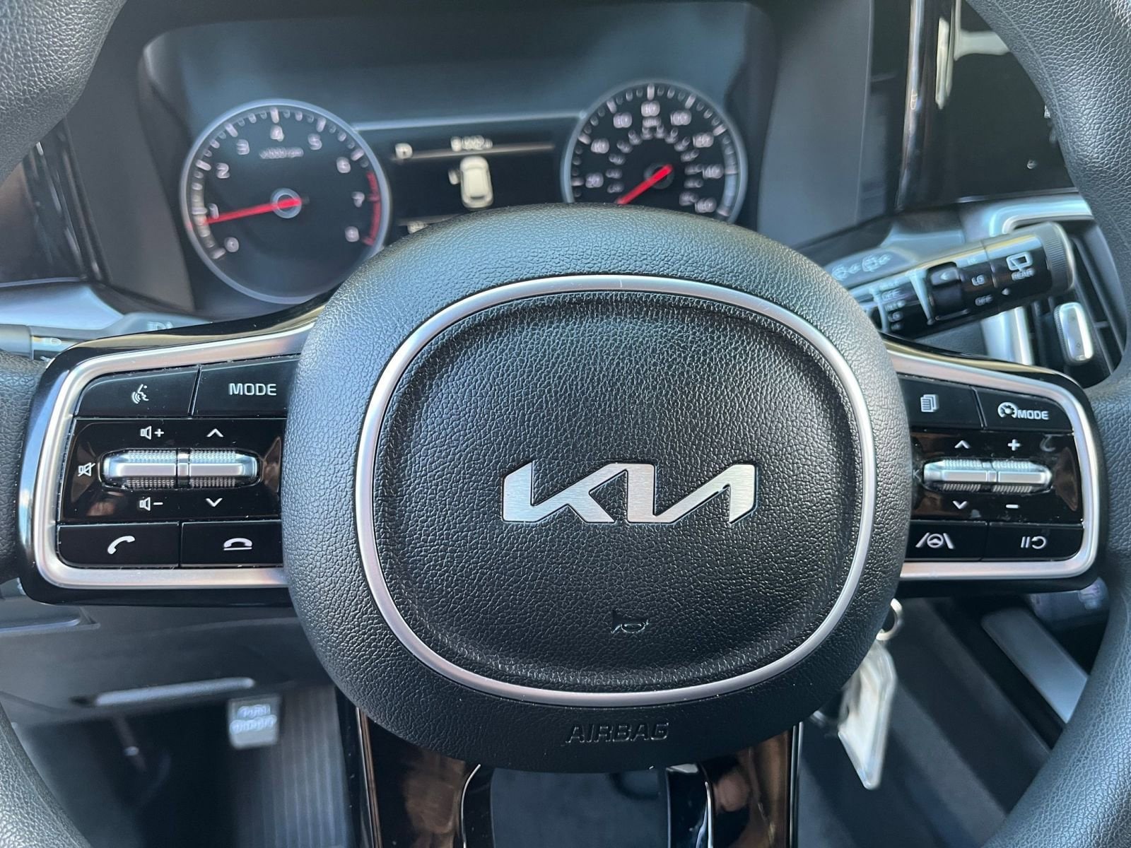 Thumbnail: 2023 Kia Sorento - 28