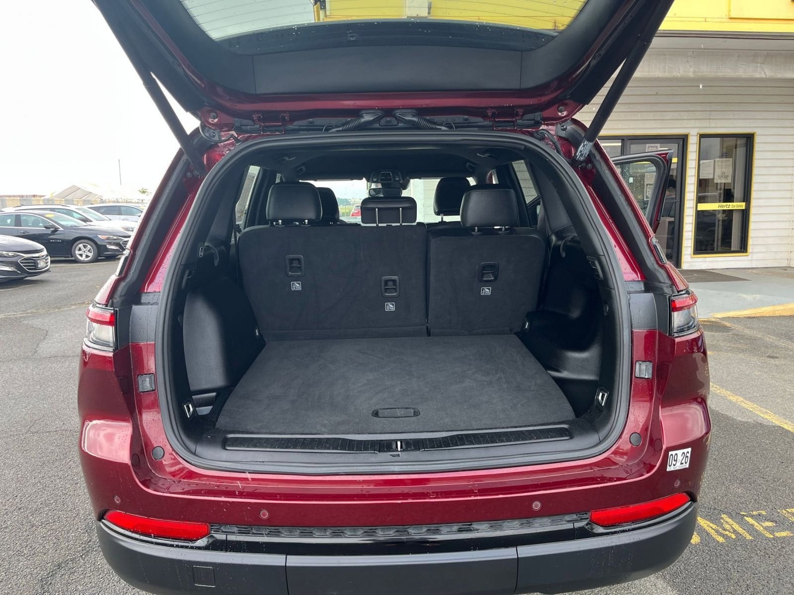 Thumbnail: 2023 Jeep Grand Cherokee - 31