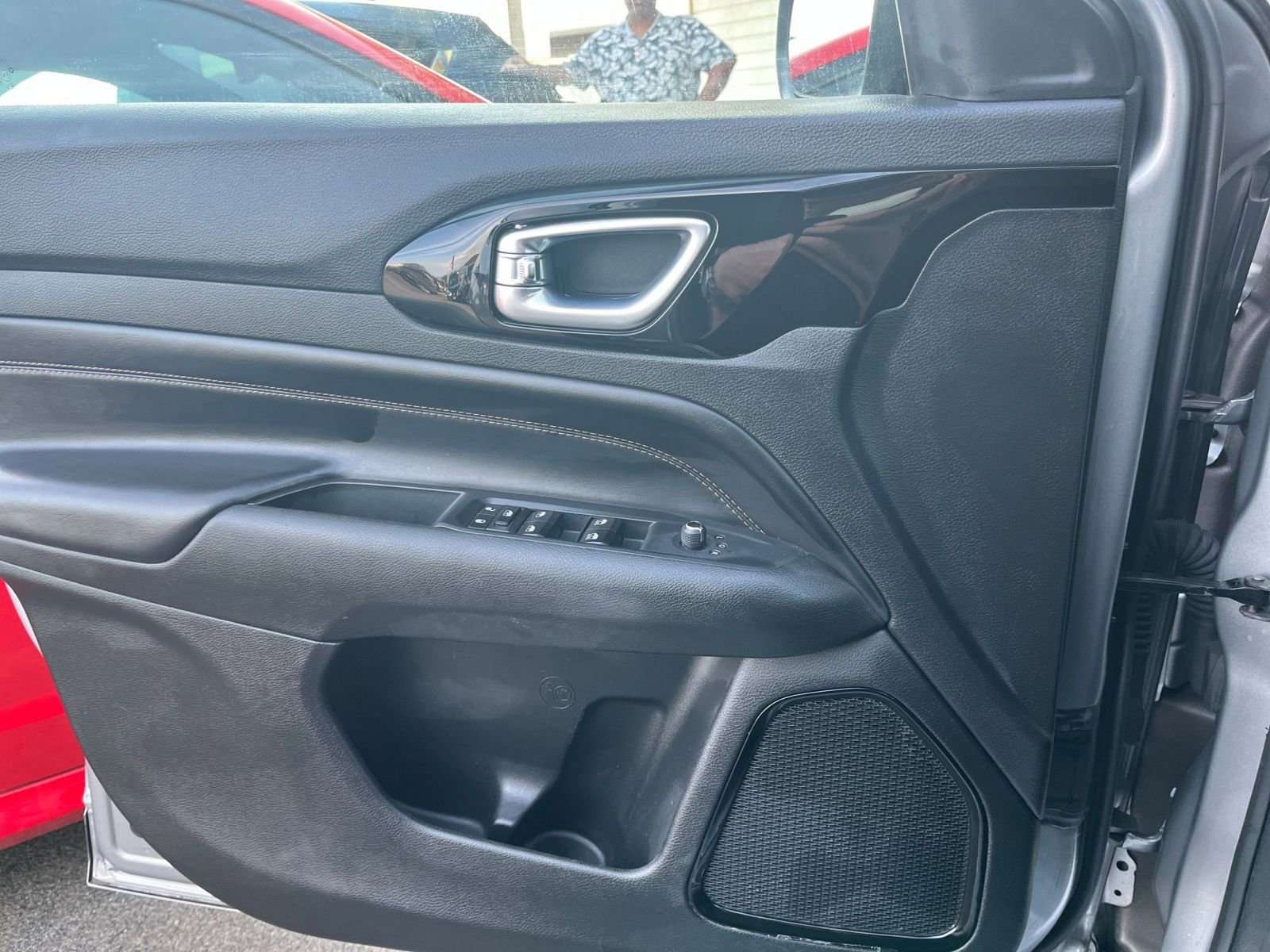 Thumbnail: 2023 Jeep Compass - 20