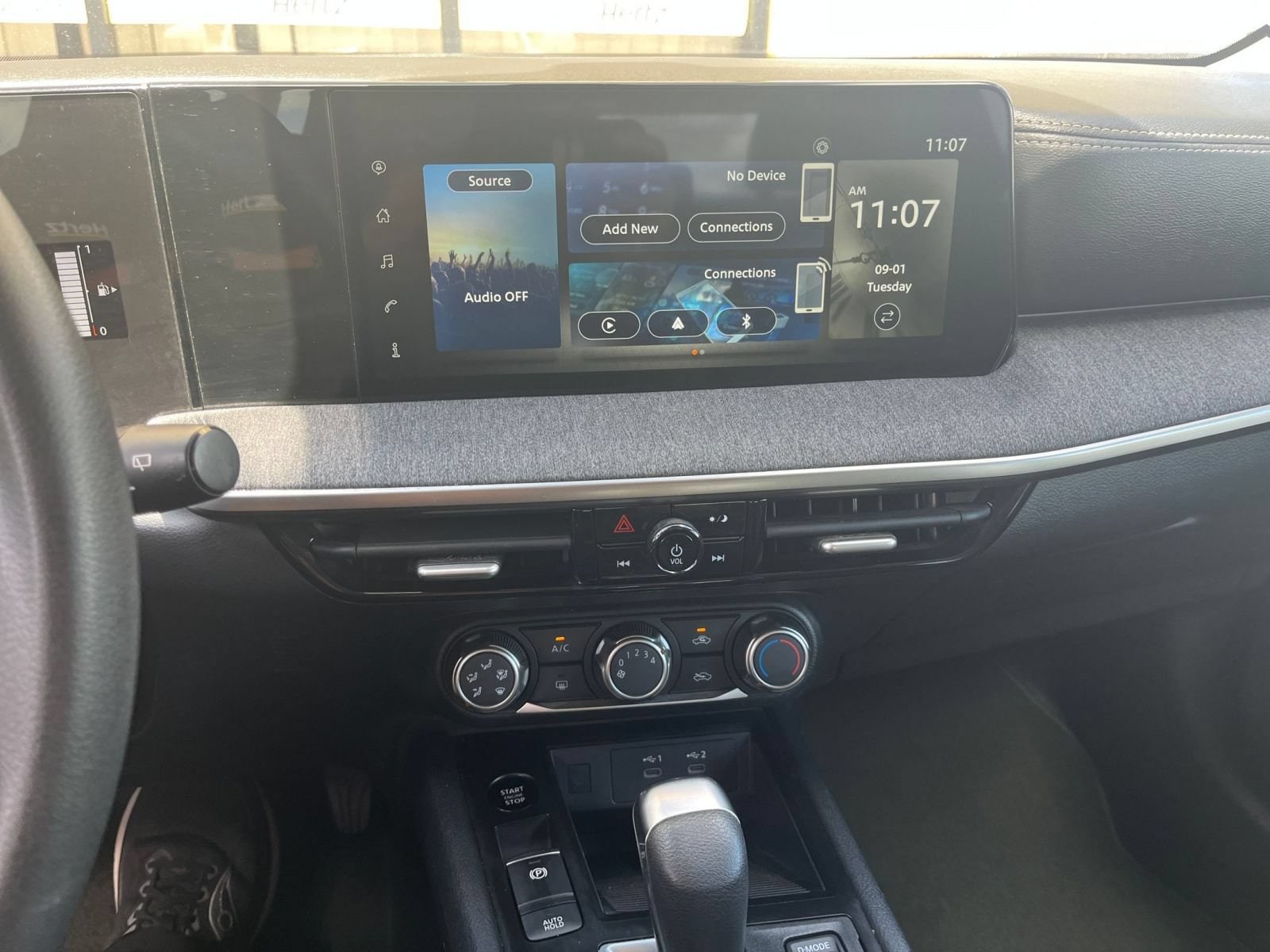 Thumbnail: 2025 Nissan Kicks - 16