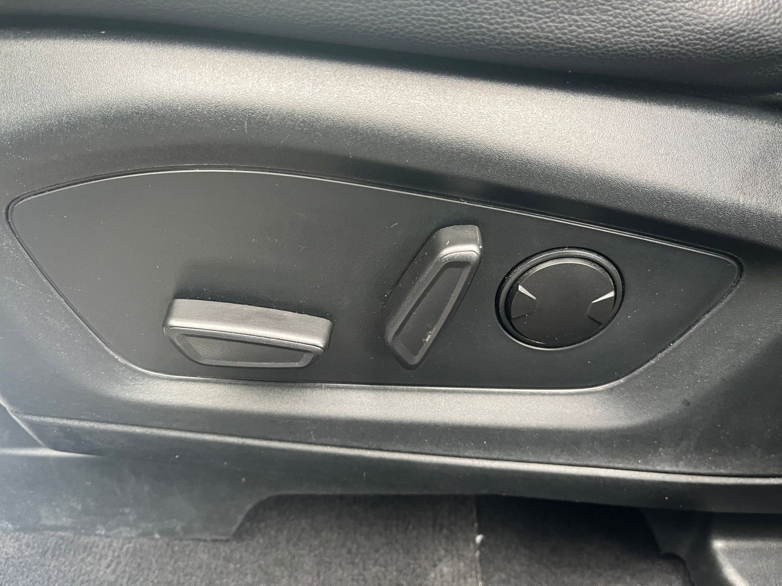 Thumbnail: 2023 Ford Explorer - 23