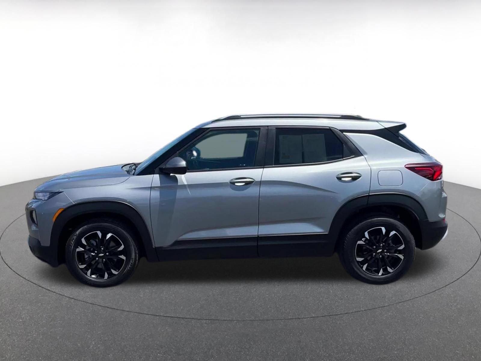 Thumbnail: 2023 Chevrolet TrailBlazer - 8