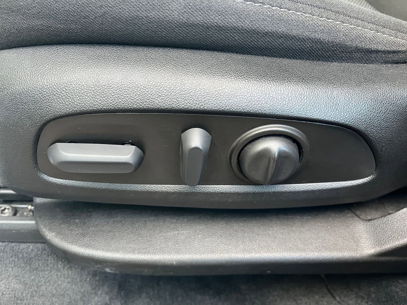 Thumbnail: 2023 Chevrolet Traverse - 23