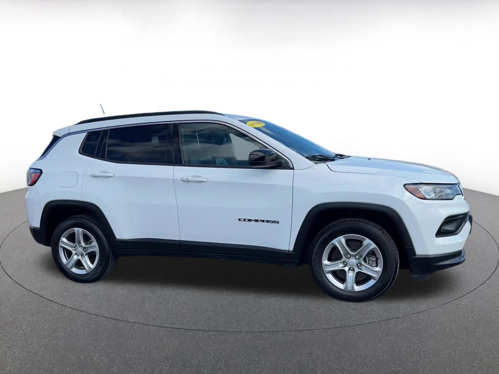 Thumbnail: 2023 Jeep Compass - 16