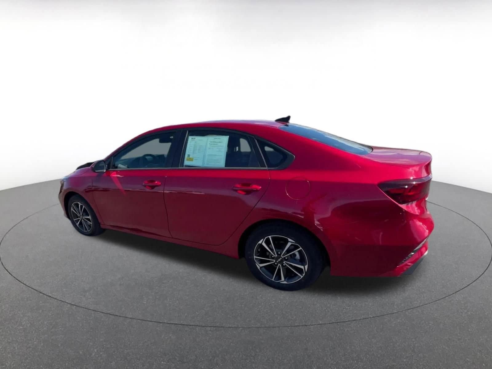 Thumbnail: 2024 Kia Forte - 10