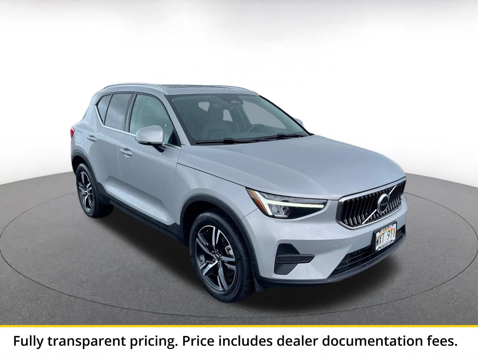 Thumbnail: 2024 Volvo XC40 - 1