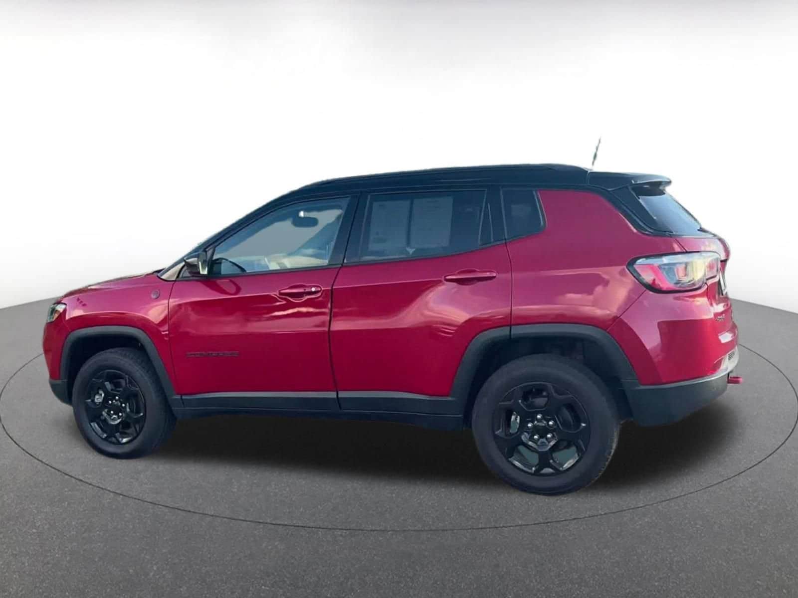 Thumbnail: 2023 Jeep Compass - 9