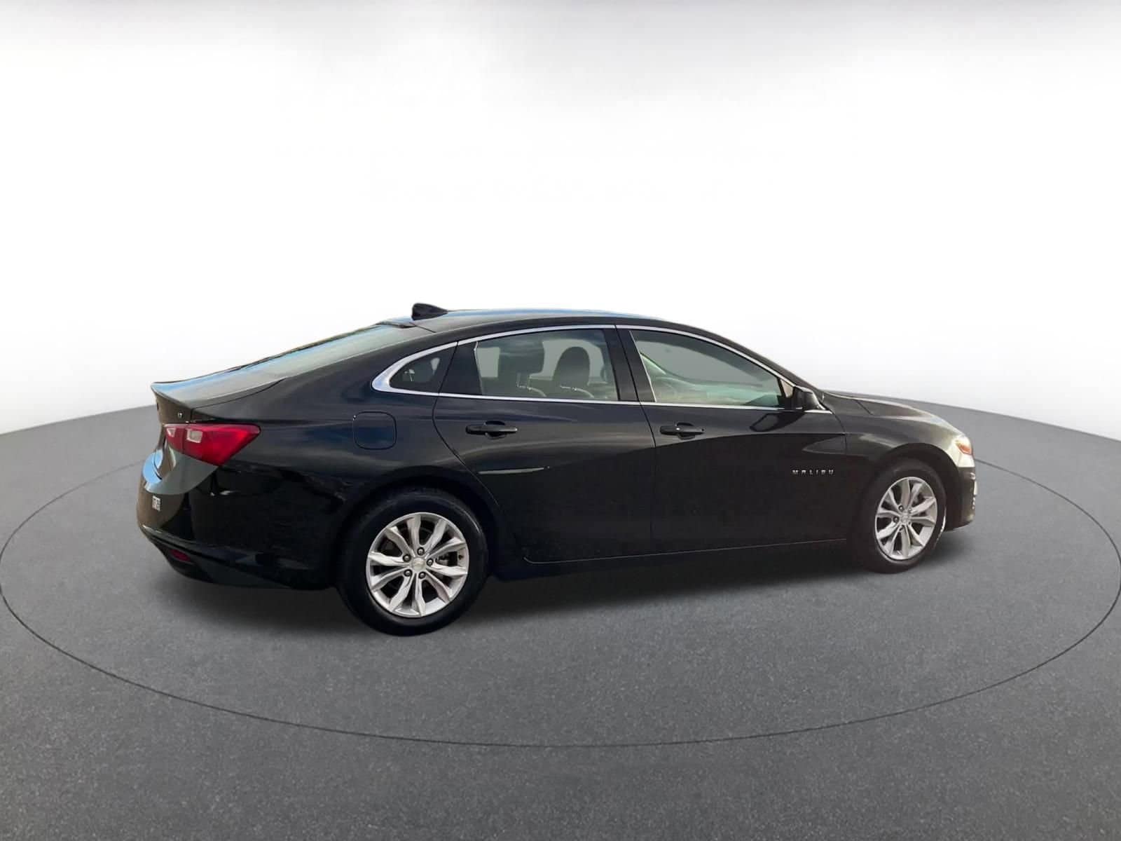 Thumbnail: 2023 Chevrolet Malibu - 15