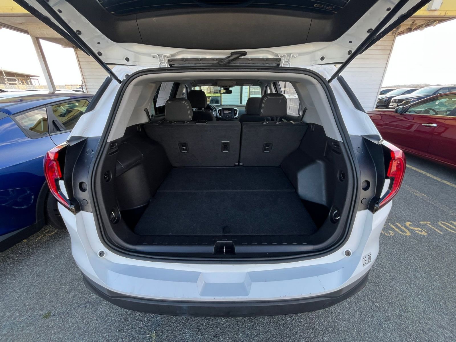 Thumbnail: 2024 GMC Terrain - 32
