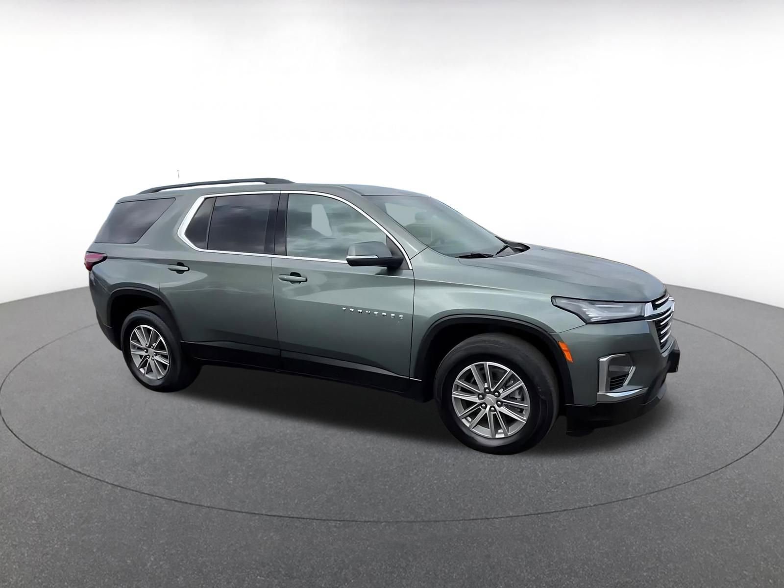 Thumbnail: 2023 Chevrolet Traverse - 2