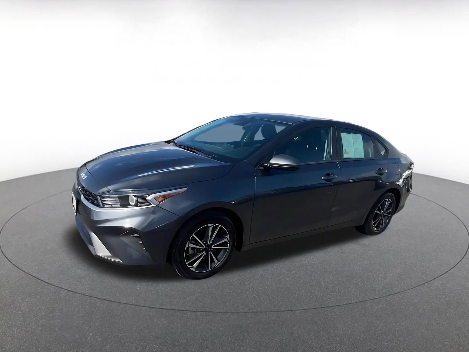 Thumbnail: 2024 Kia Forte - 8