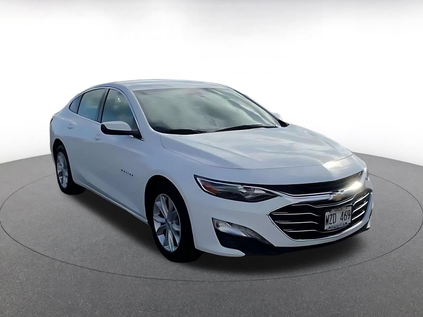 Thumbnail: 2024 Chevrolet Malibu - 3