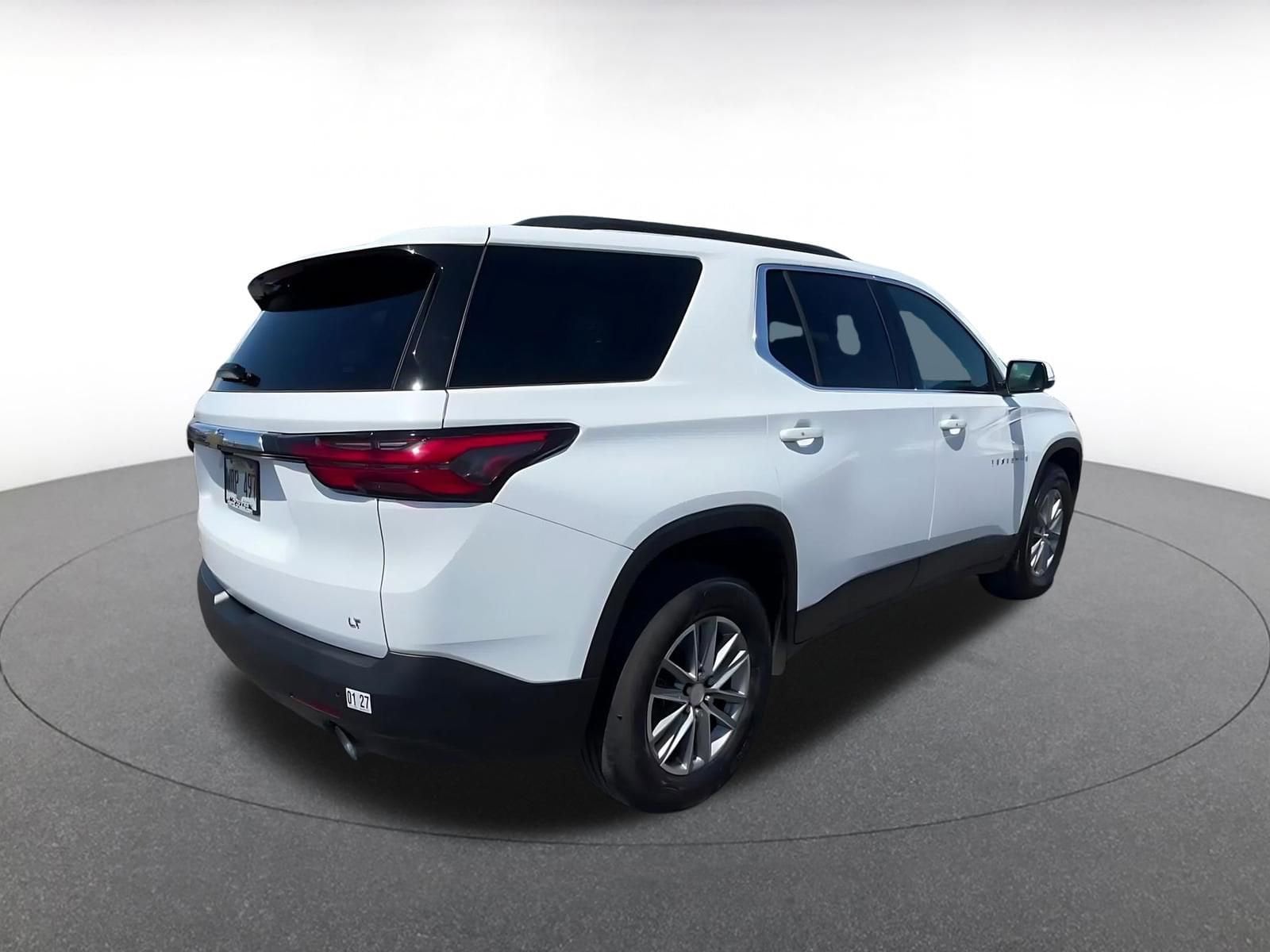 Thumbnail: 2023 Chevrolet Traverse - 15