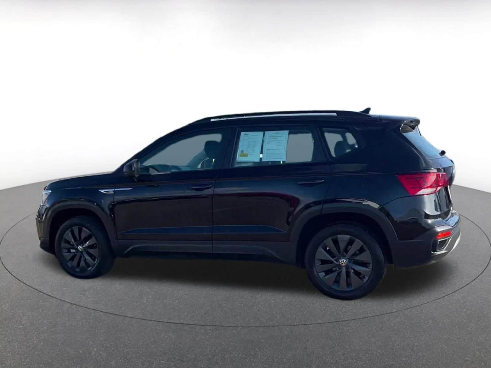 Thumbnail: 2024 Volkswagen Taos - 9