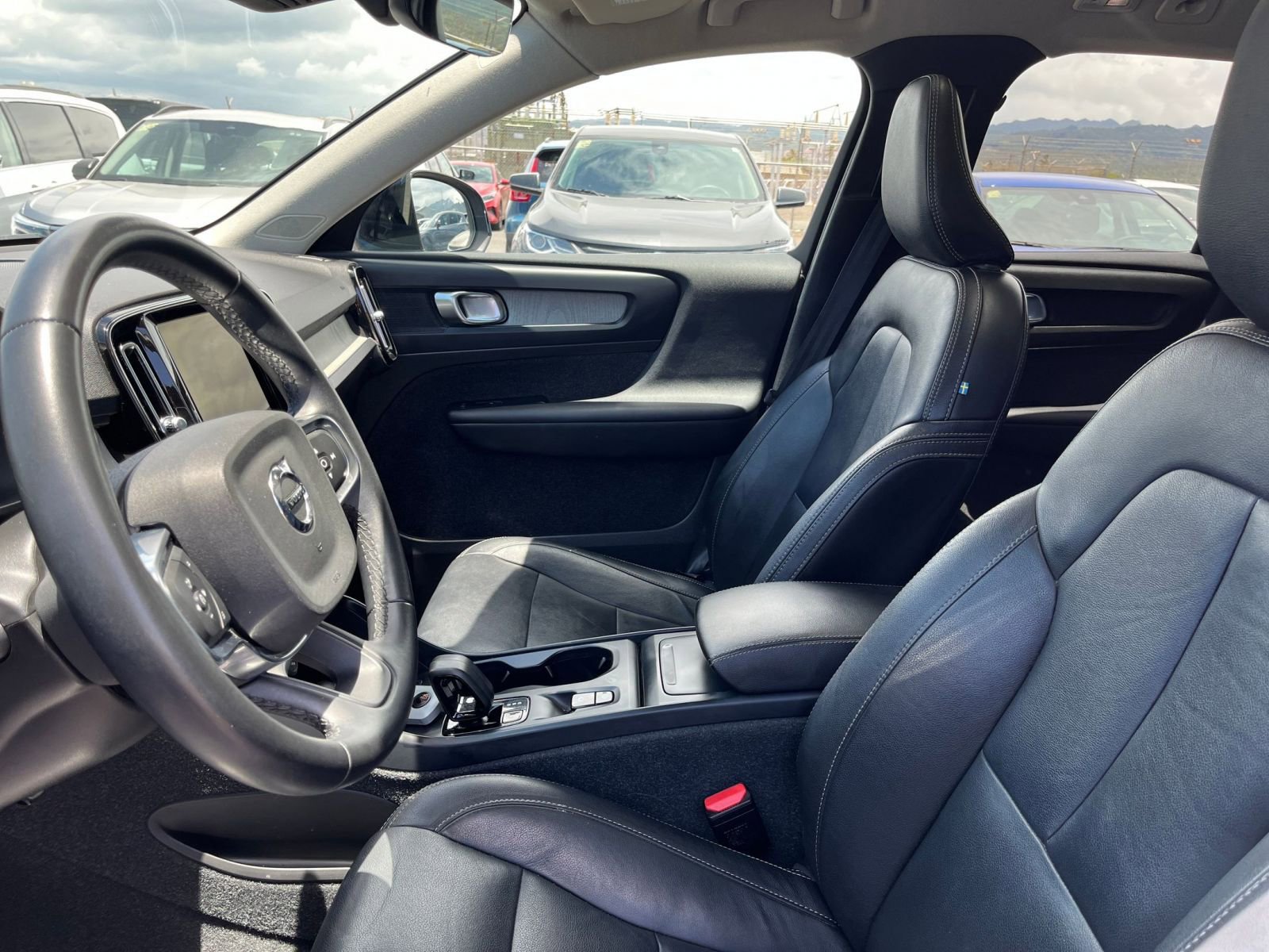 Thumbnail: 2024 Volvo XC40 - 29