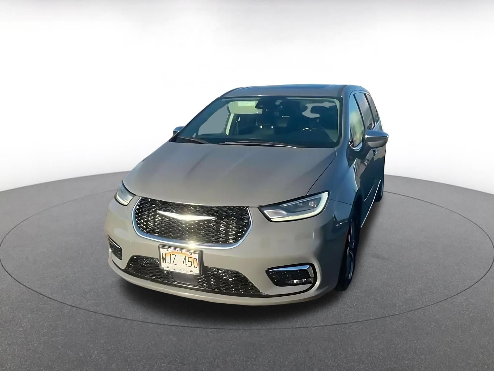 Thumbnail: 2022 Chrysler Pacifica - 7