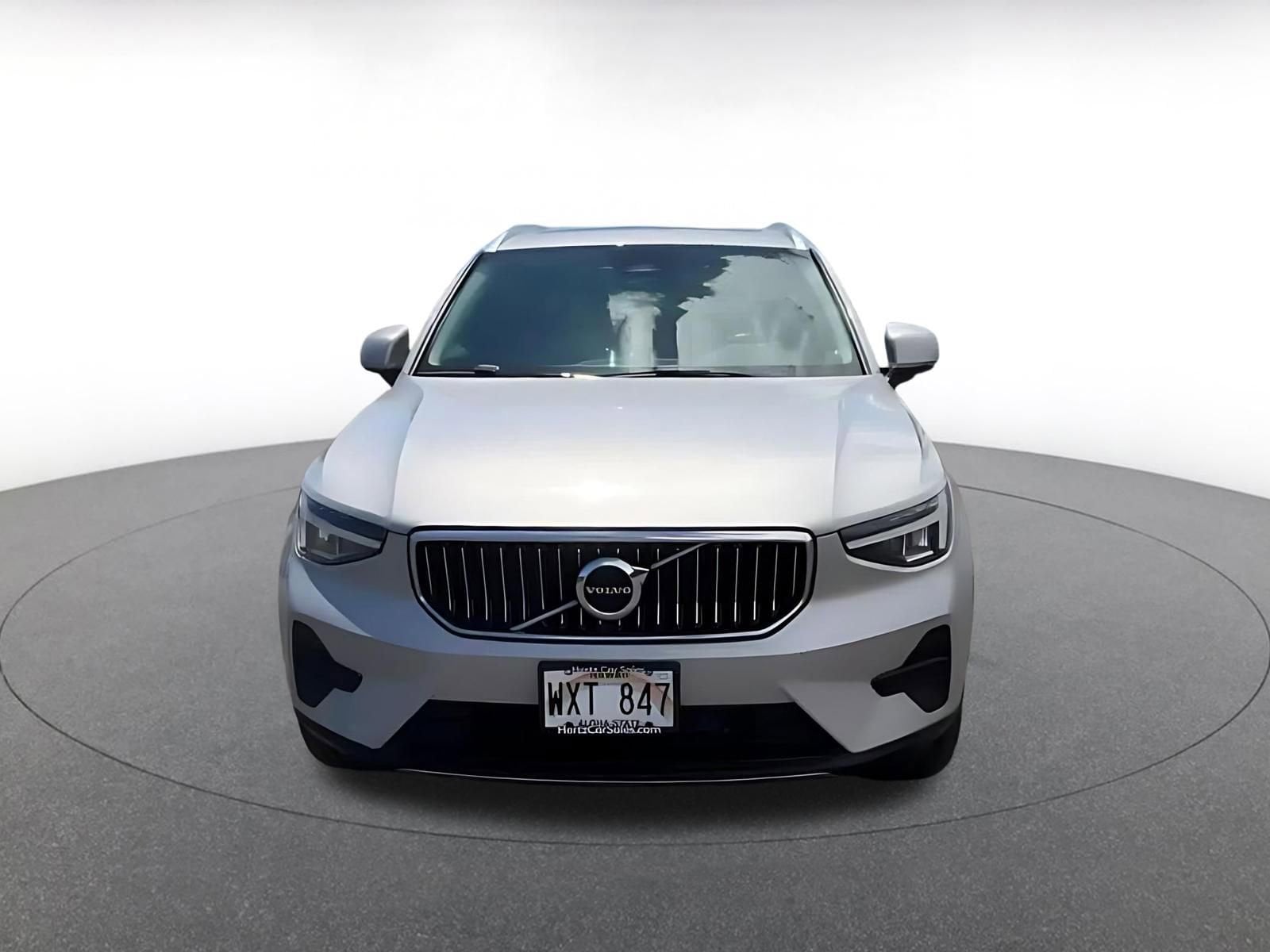 Thumbnail: 2024 Volvo XC40 - 4
