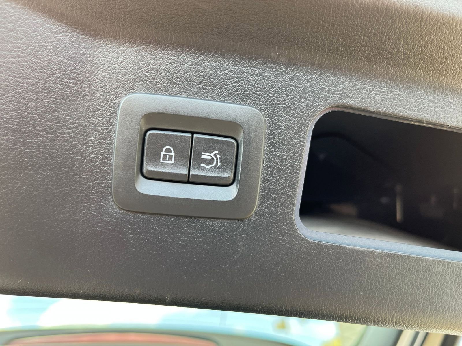 Thumbnail: 2025 Mazda CX-70 - 22