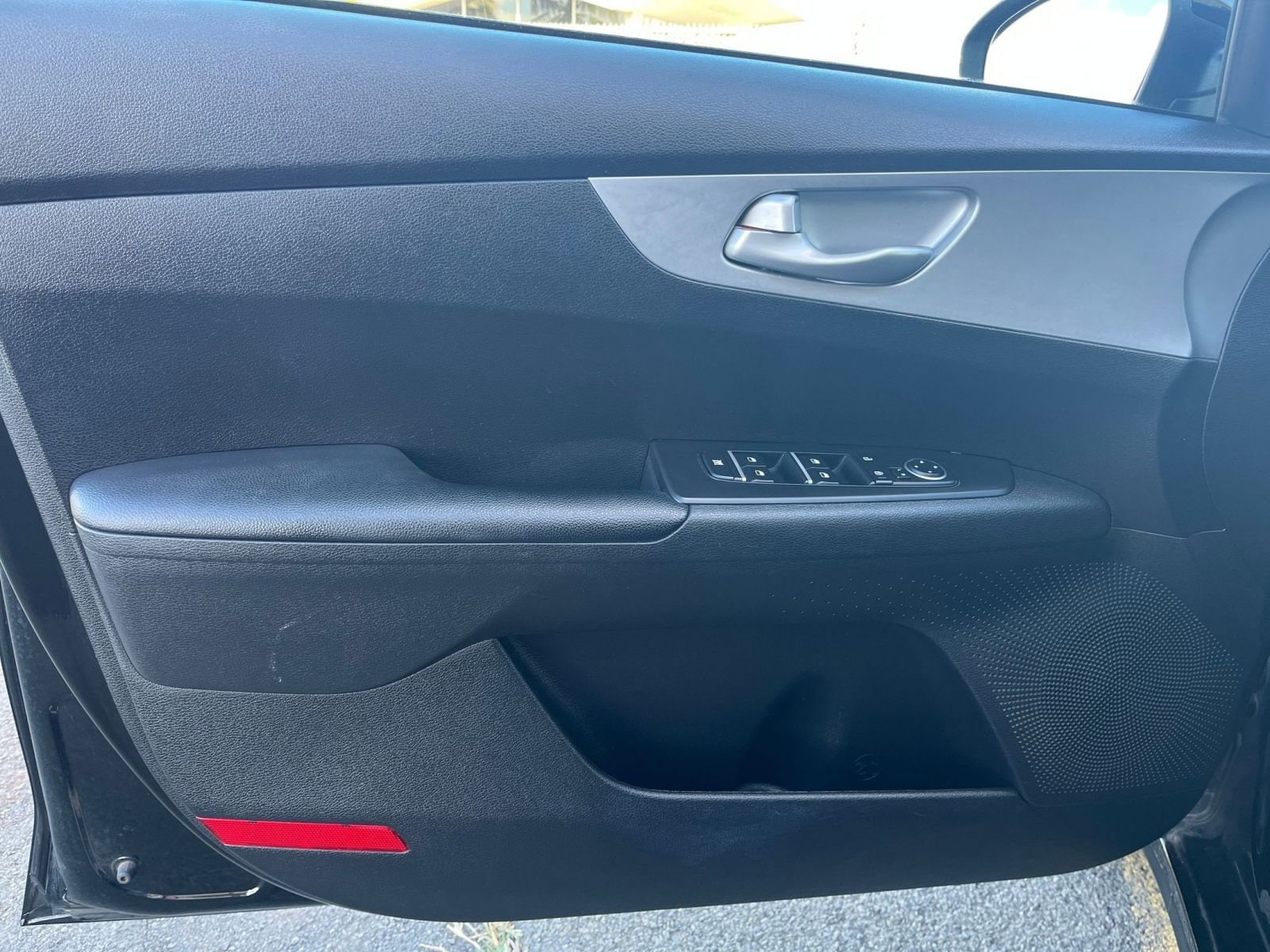 Thumbnail: 2023 Kia Forte - 20