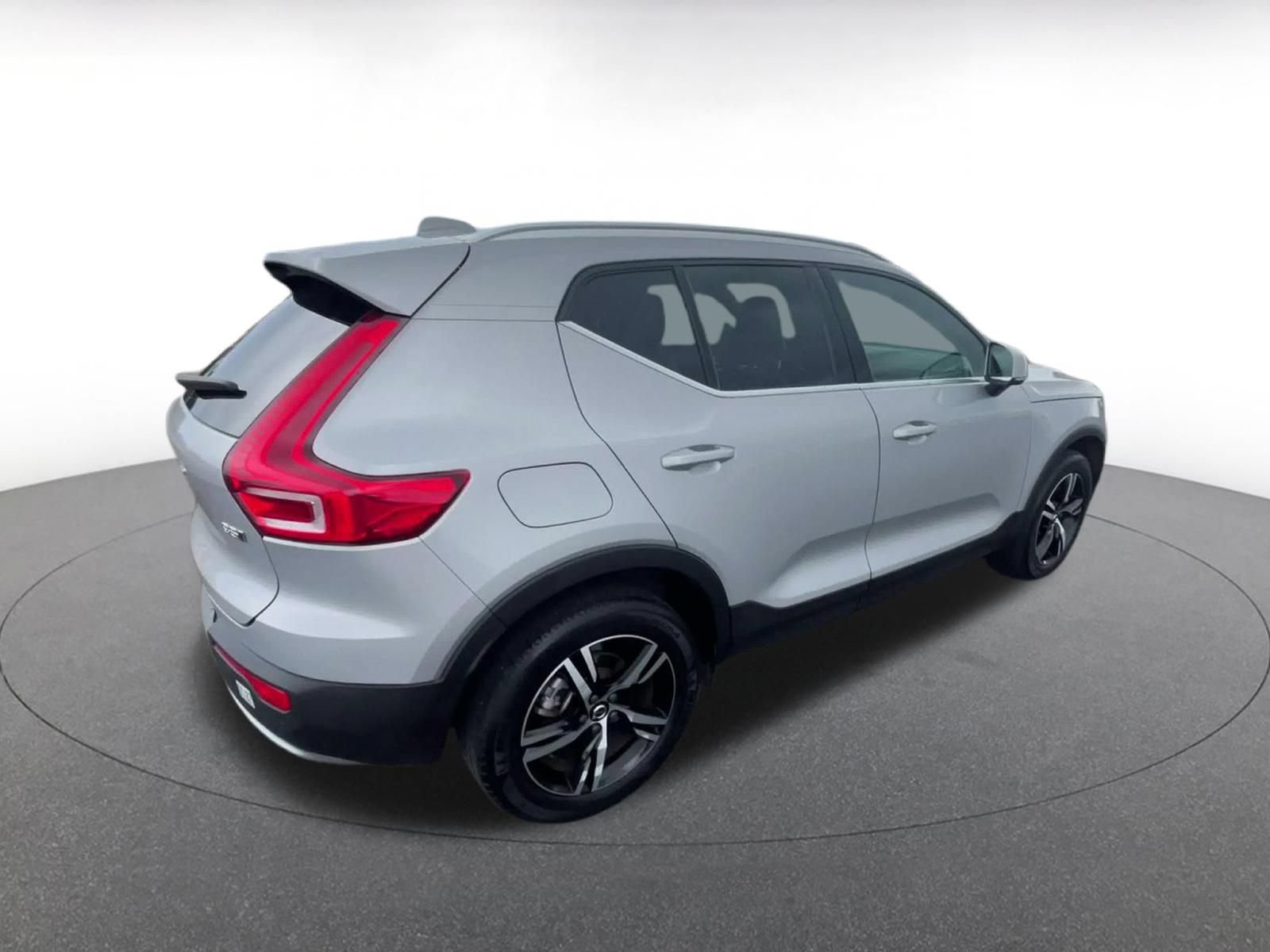 Thumbnail: 2024 Volvo XC40 - 14